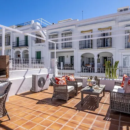 Sunny And Charming Townhouse In Aloha Pueblo Close To Aloha Golf Club בית נופש מארבלה