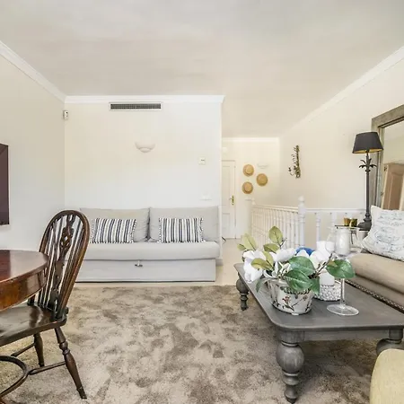 Sunny And Charming Townhouse In Aloha Pueblo Close To Aloha Golf Club בית נופש מארבלה